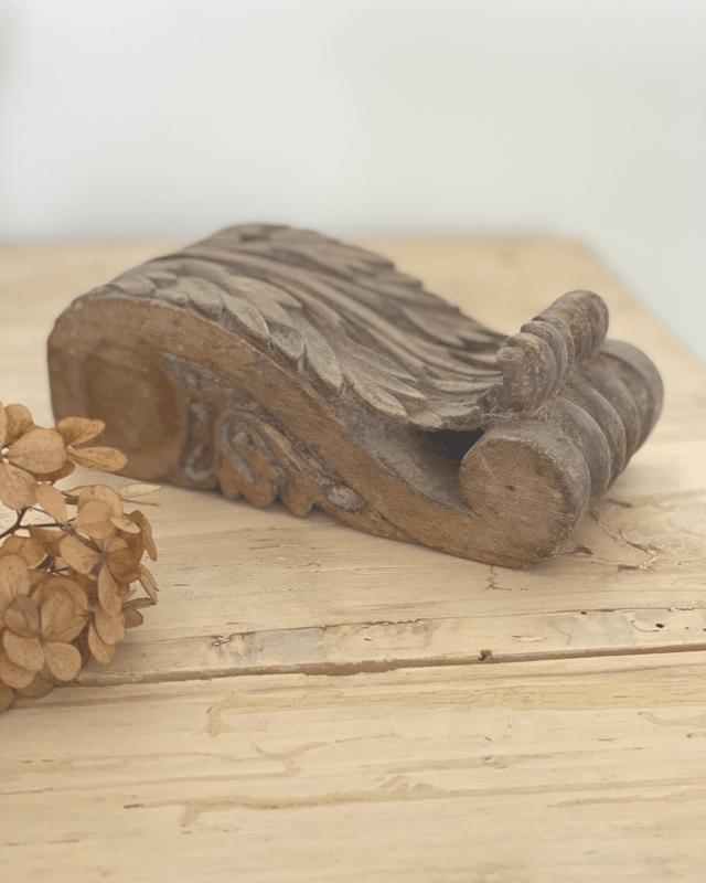 Pièce de bois sculpté Corbeau