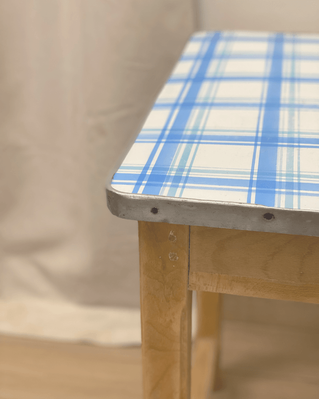 Table de ferme, plateau émaillé