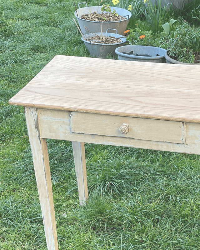 Petite Table de médecin