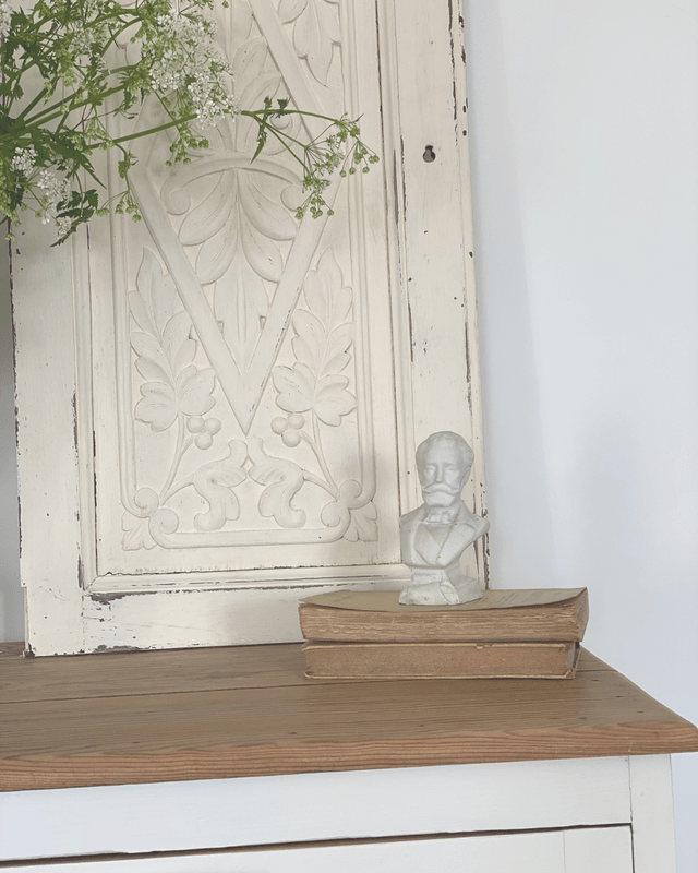Porte en bois sculpté