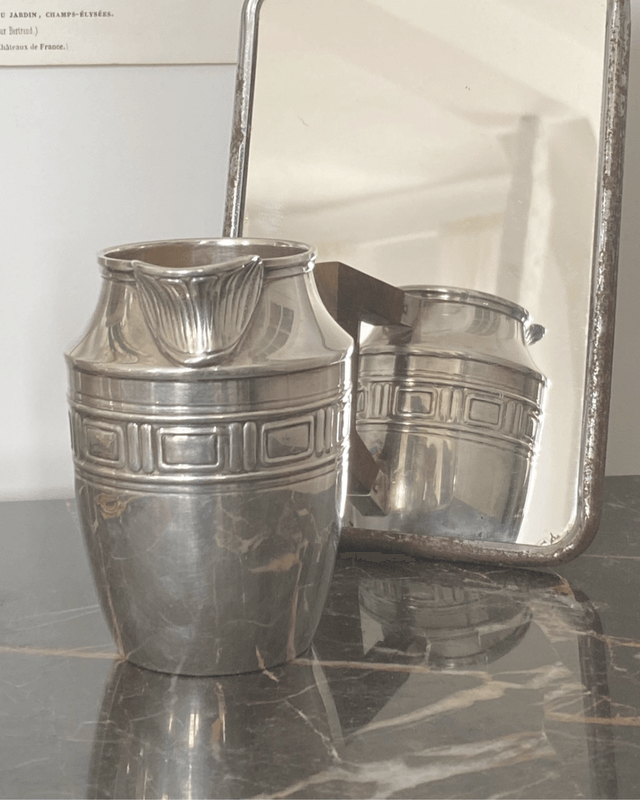 Petit Pot en métal argenté