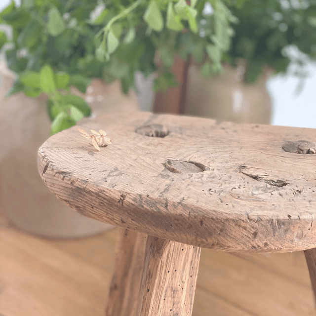 Tabouret 3 pieds